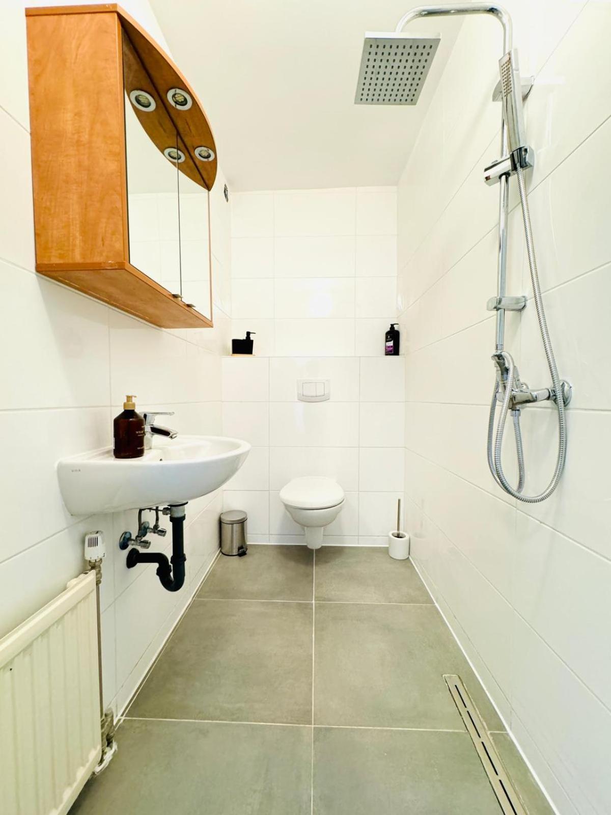 Apartment Spacious 4br For Up To 12p 10min To Fac Platz