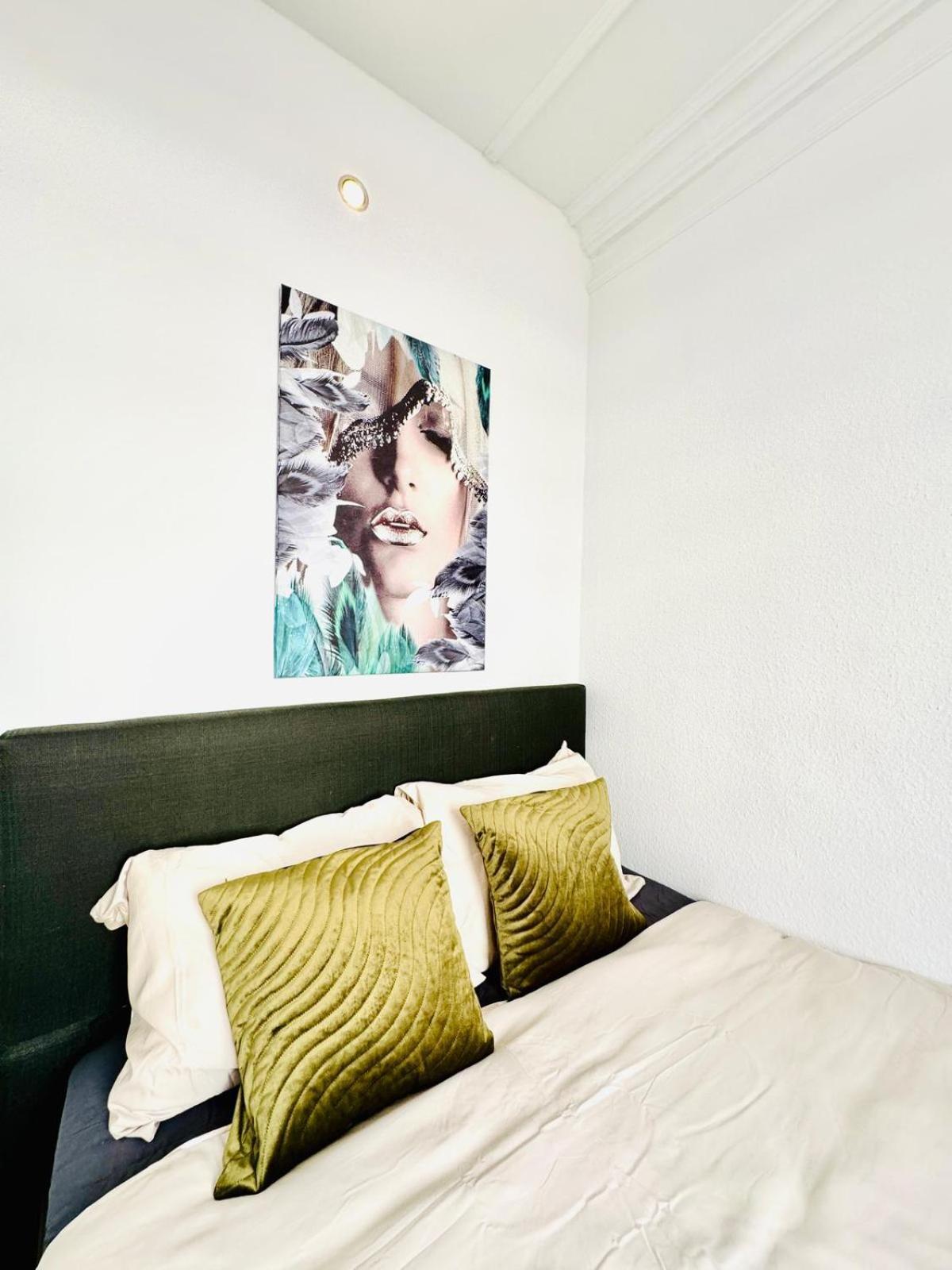 Spacious 4br For Up To 12p 10min To Fac Platz Apartment *