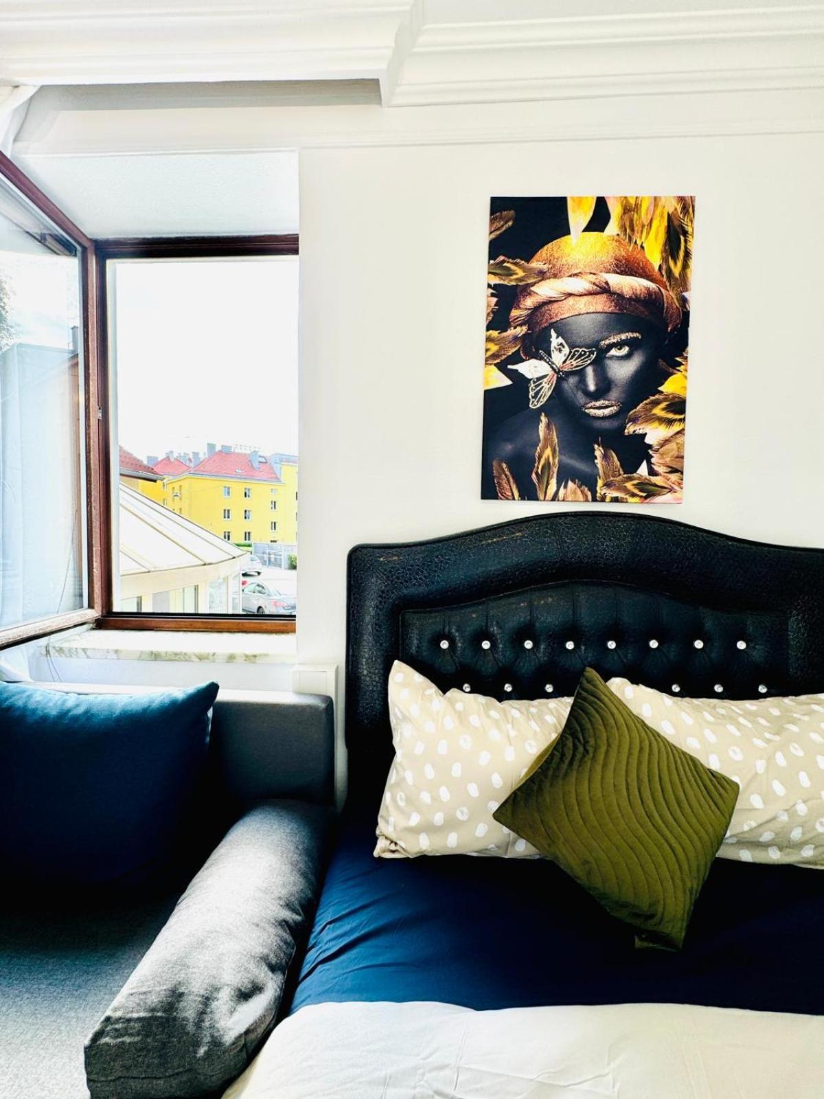 Spacious 4br For Up To 12p 10min To Fac Platz Apartment *