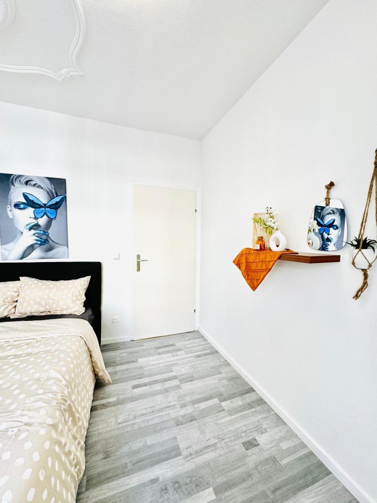 Spacious 4br For Up To 12p 10min To Fac Platz Apartment *